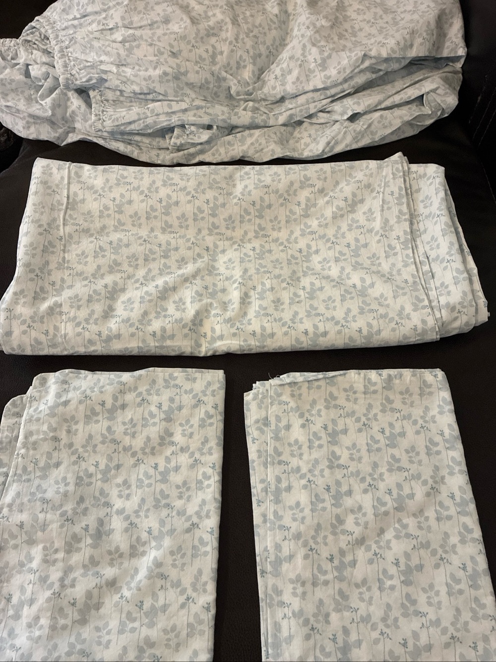 Linden Light Blue Leaf-Print Bedding Set Size Full